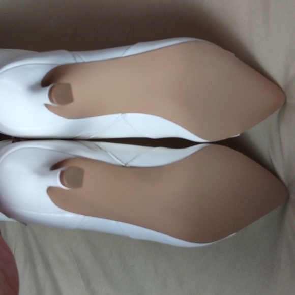 Shoe Dazzle White Boots Size: 7 NIB - Picture 6 of 8